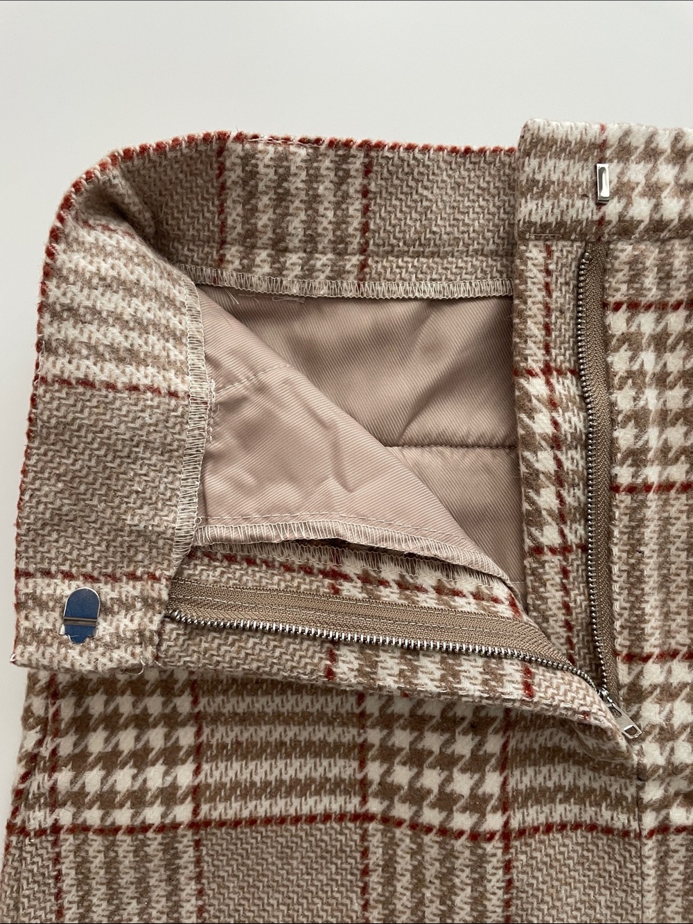 (Worn Once) En Saison Mini Skirt - Picture 3 of 4